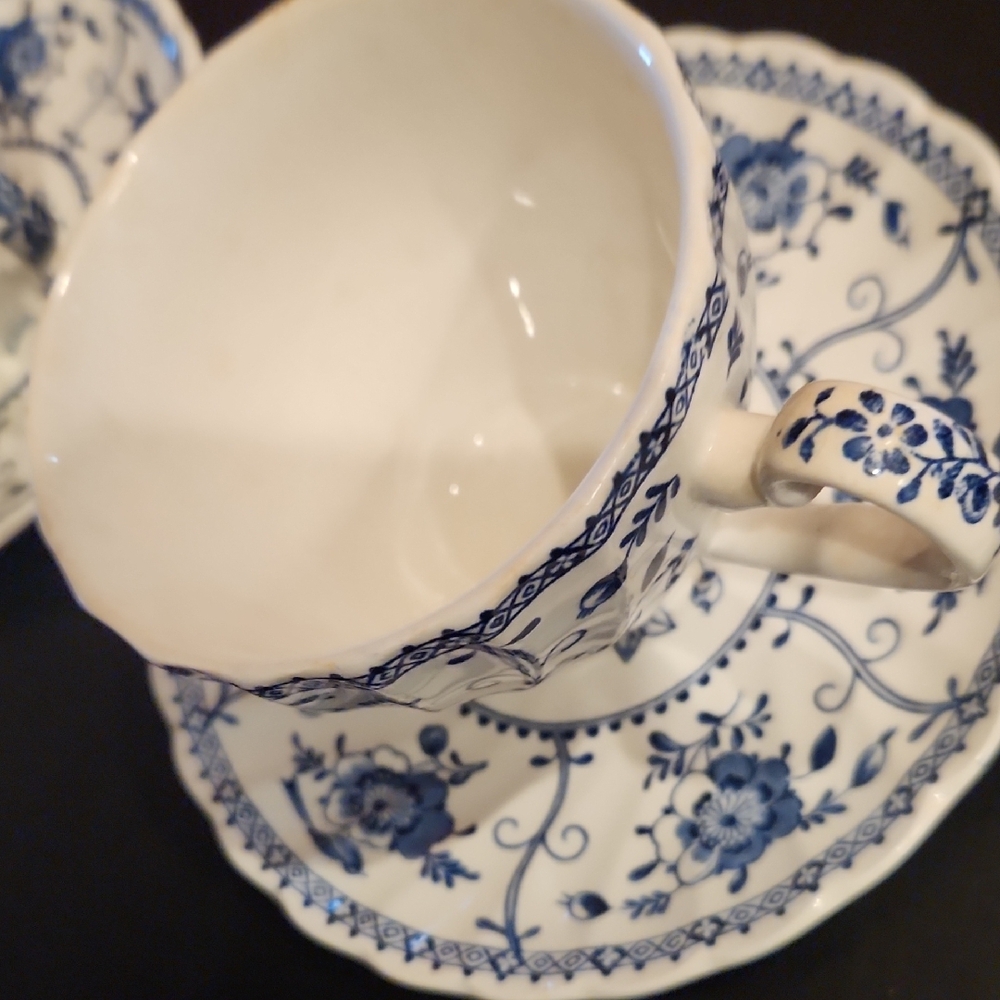 Johnson Brothers Indies Blue and White Floral Tea Cup Set - Picture 5 of 6